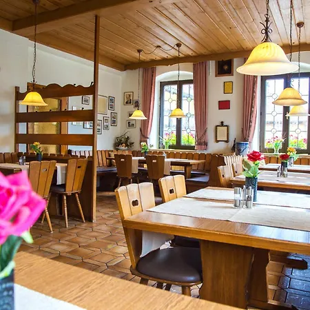 Hotel Zur Linde 3*